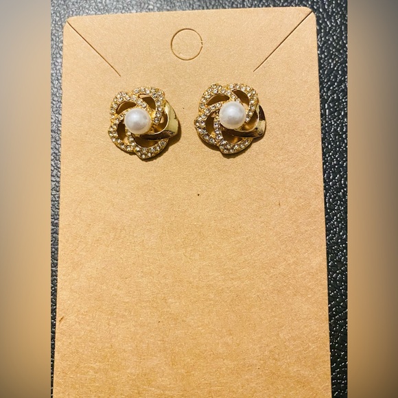 Jewelry - Beautiful Hollow Flower Design Stud Fashion Earrings With Imitation Pearl